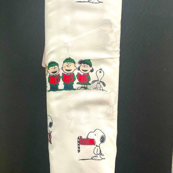 NWT Berkshire Christmas Peanuts Snoopy Queen Sheet Set 4PC - Picture 4 of 5